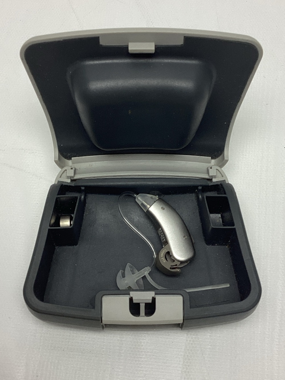 Rexton OTC Hearing Aid Costco Retail $1400 "Calibra 2" Model w/Case